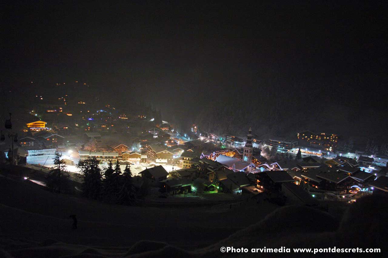 hébergement logement de vacances à la clusaz séjour ski gite chalet alpes france photo arvimedia