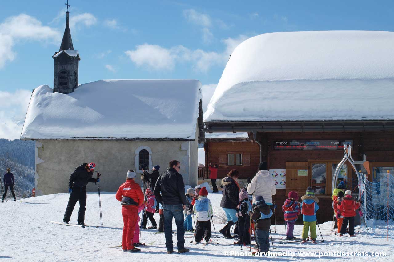 hébergement logement de vacances à la clusaz séjour ski gite chalet alpes france photo arvimedia